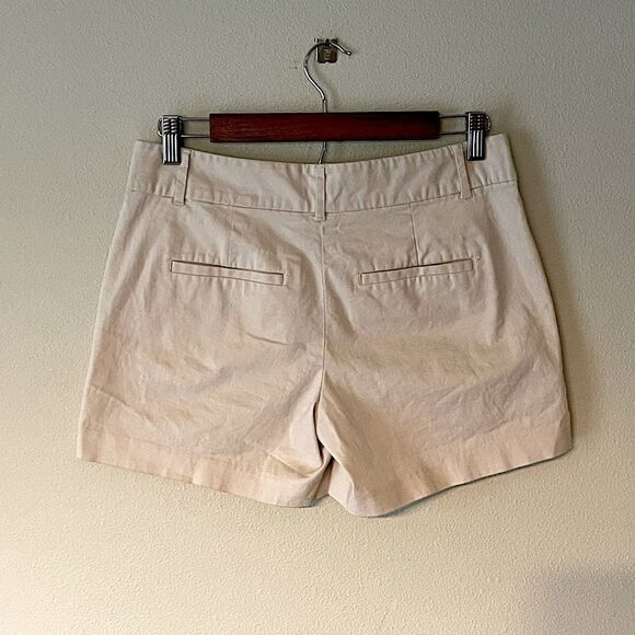 New! Ann Taylor Factory Tan Shorts. Size 2. - Picture 2 of 4